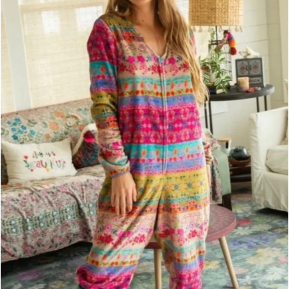 NATURAL LIFE Other - NATURAL LIFE Onesie Pajamas Taupe Floral Border {4}
